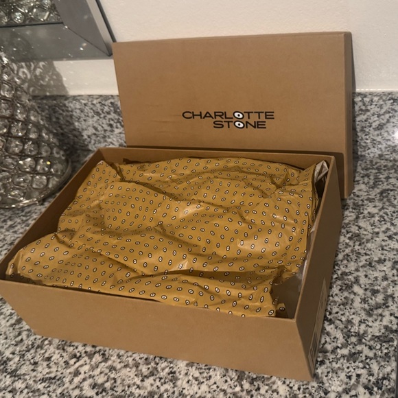 RARE CHARLOTTE STONE WINNIE HEEL - BUTTER - Picture 10 of 10